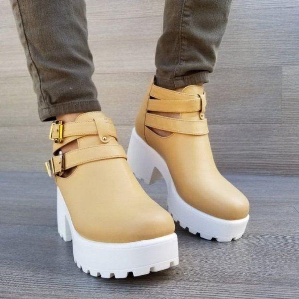 90's Grunge Chunky Heel Buckle Ankle Boot - Picture 5 of 8